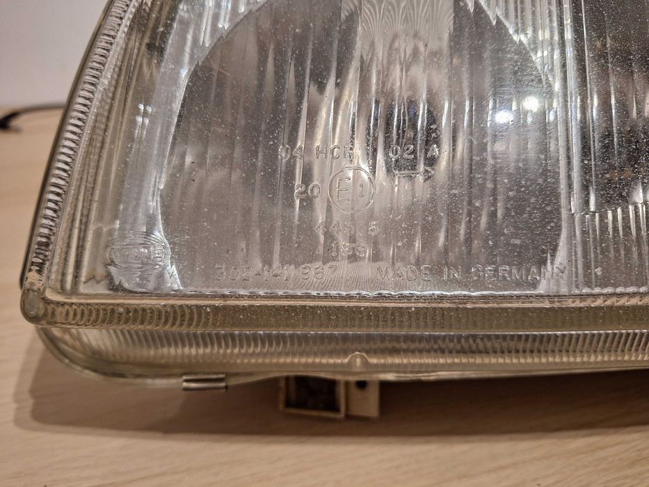 Reflektor lewy, VW Passat B4 Hella