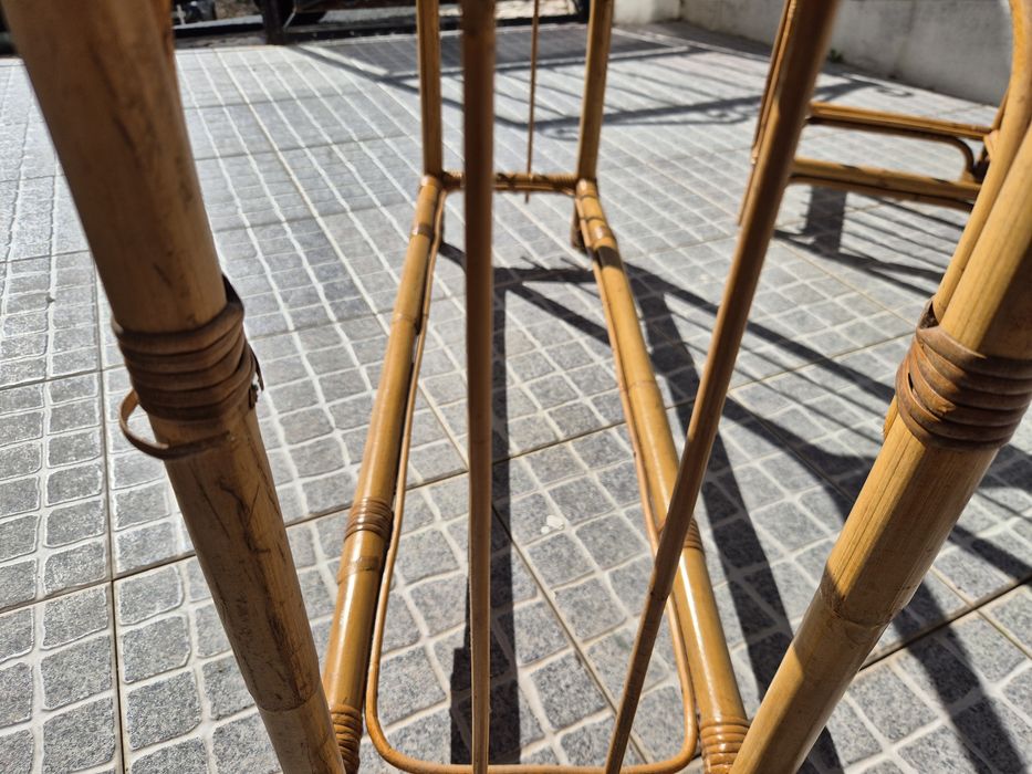 Estante em bambu