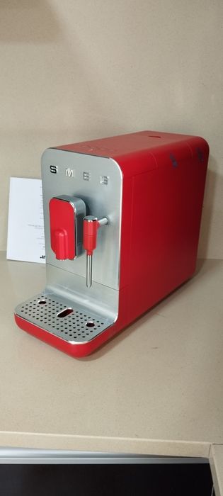 SMEG BCC02 vemelha