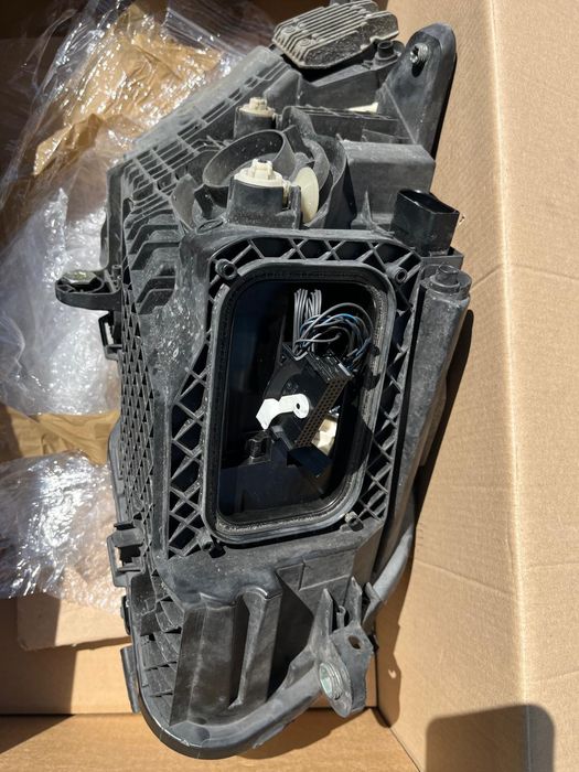 Farol esquerdo completo de Mercedes 200 D