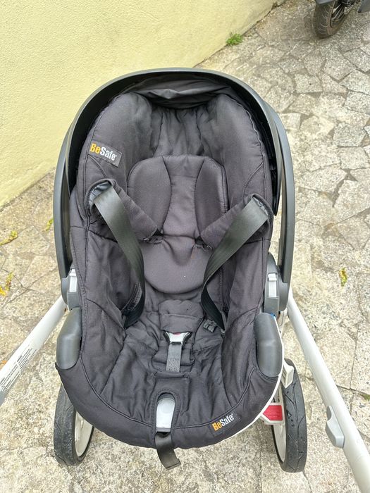 Carrinho de bebe com ovo