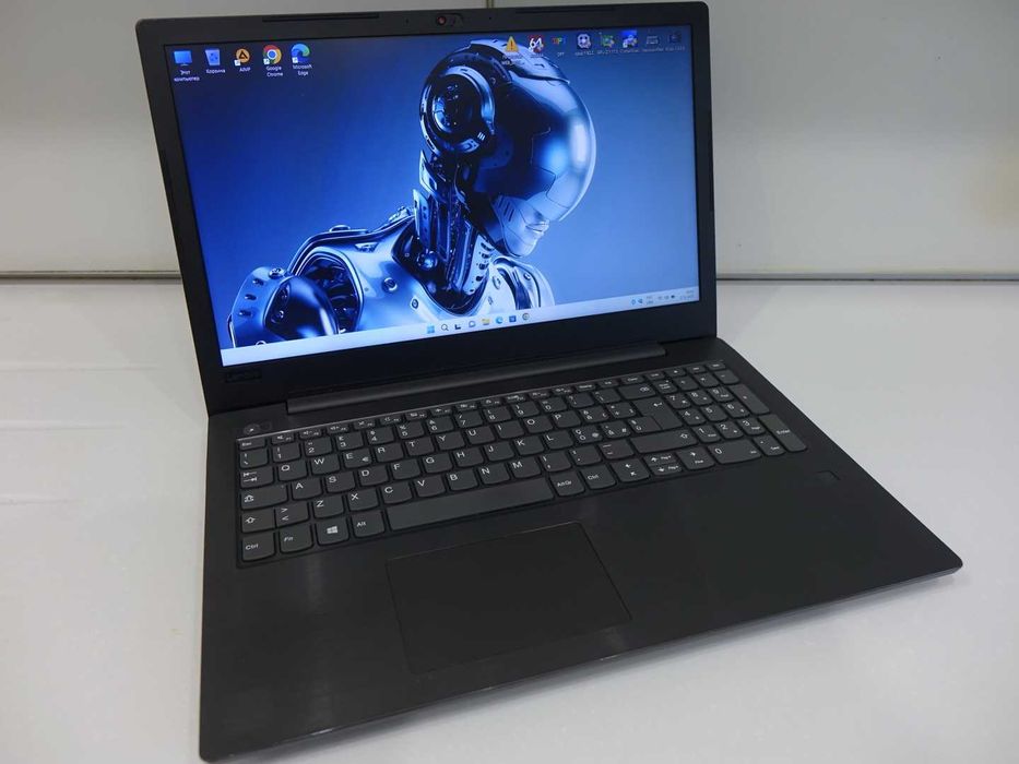 Lenovo V330-15ikb 15.6 FHD i5-8250U 8GB 240GB ОБСЛУЖЕН Intel UHD Win11