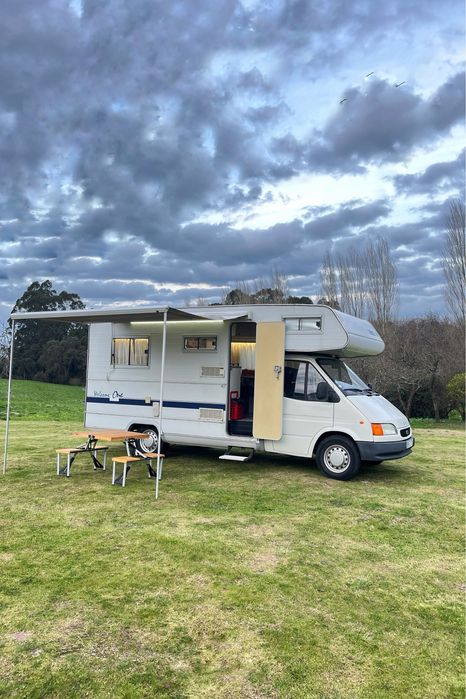 Autocaravana Ford Transit Chausson Bifuel de Fábrica