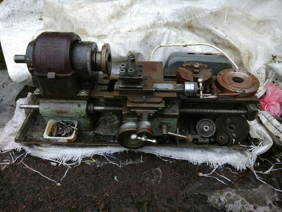 Токарний станок тв16