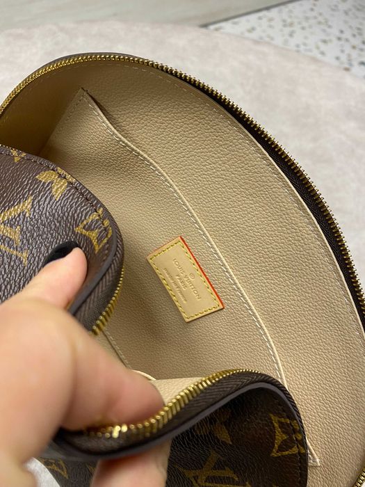 Оригінальна косметичка від Louis Vuitton