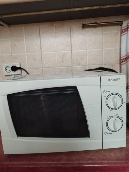 Мікрохвильова піч Scarlet