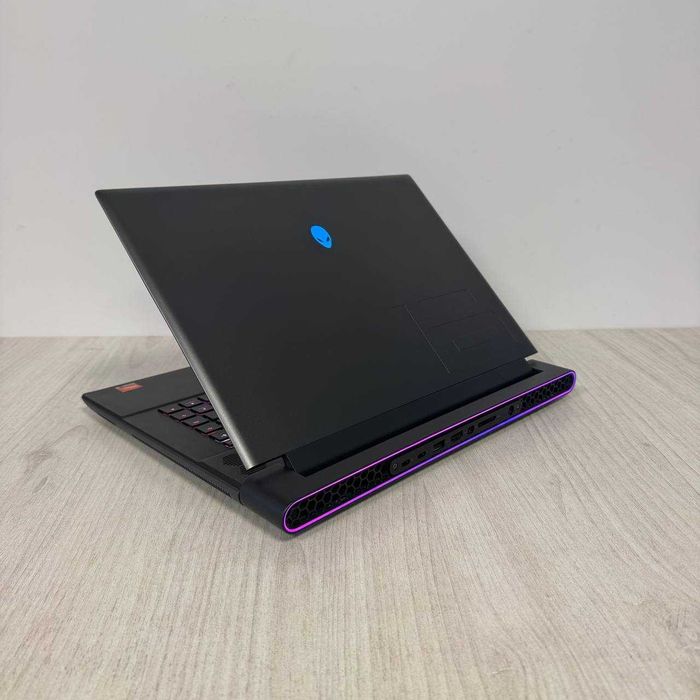 Dell Alienware m16 R1 2K 240Hz Ryzen 9 7845HX 16GB 1TB RTX 4080