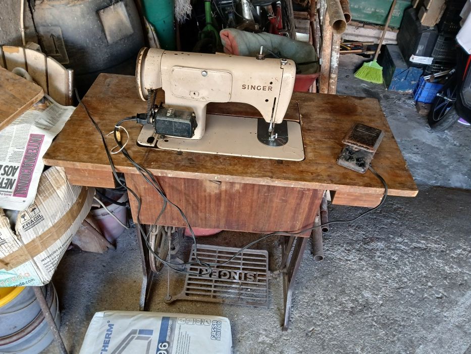 Maquina de costura antiga