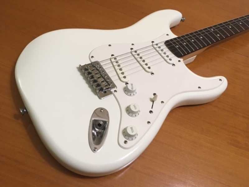 Guitarra Stratocaster muito boa em perfeito estado de funcionamento