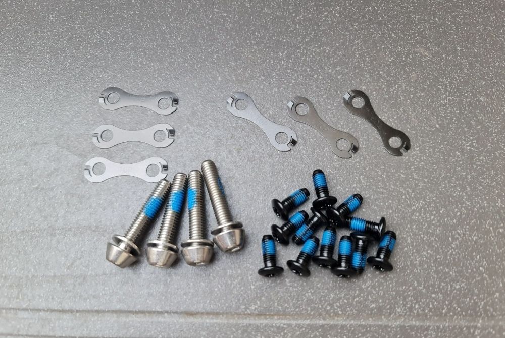 Śruby do tarcz i zacisków hamulcowych