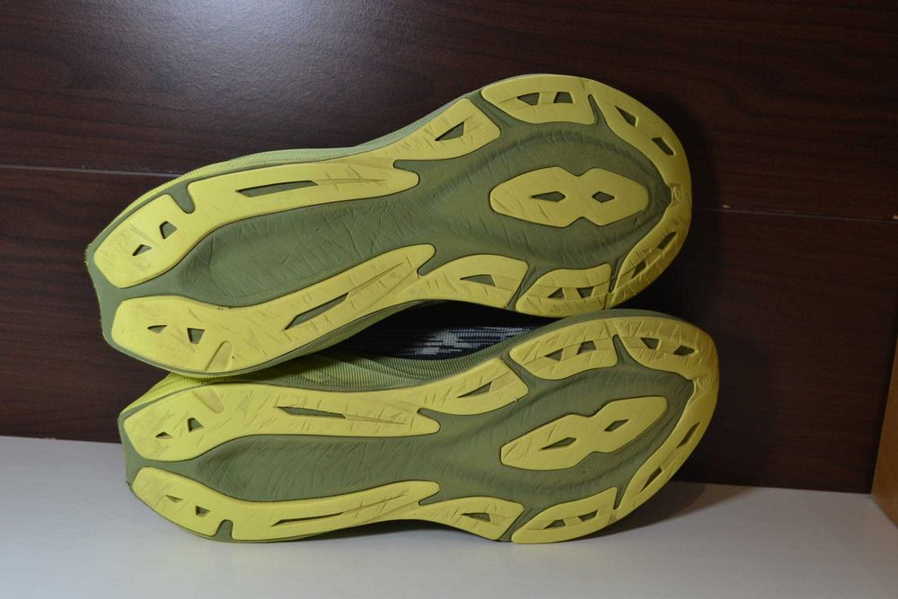 Asics  кроссовки 46р оригинал