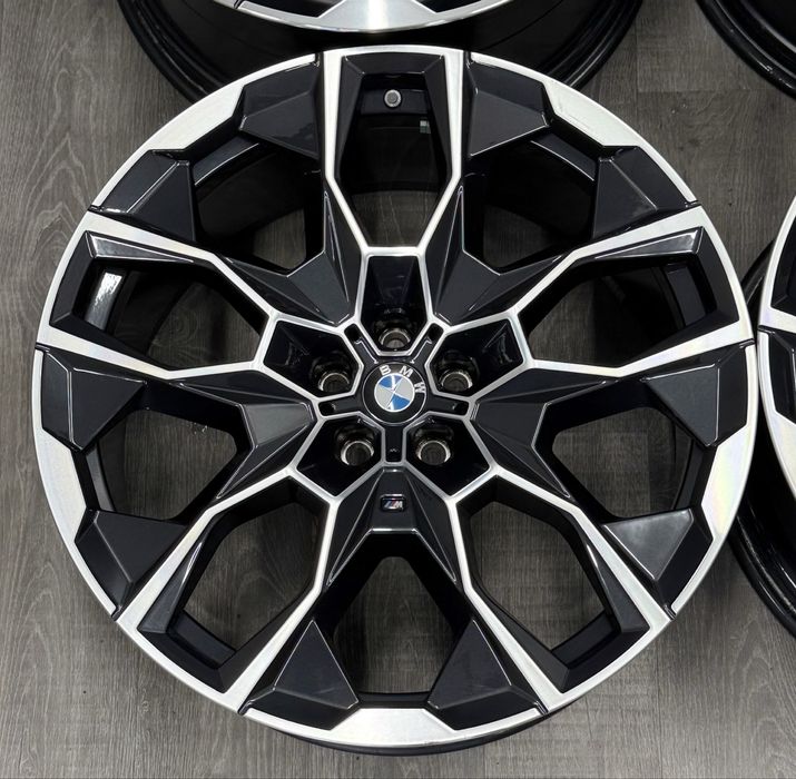 Нові оригінальні диски Bmw Бмв X7 G07 22 R22 913M Style Х7 Г07 M  датчики тиску