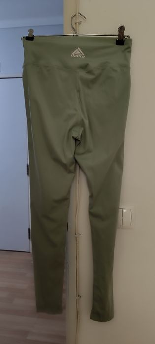 Calças fit tamanho M/L. Verdes. Usadas