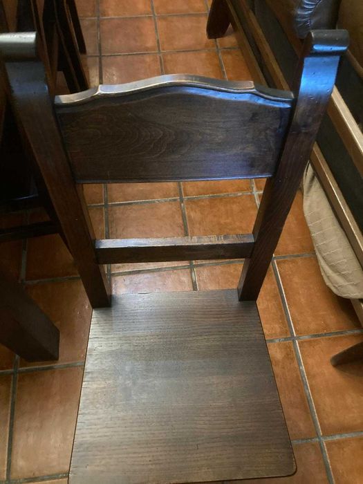 Mesa Rústica Sala Jantar com 8 cadeiras, em madeira de Castanho