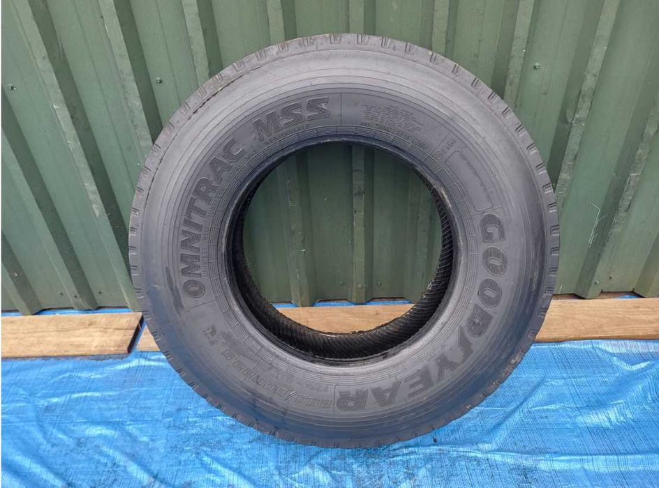 Opona Goodyear 295/80 - R 22,5 22.5 Omnitrac Mss