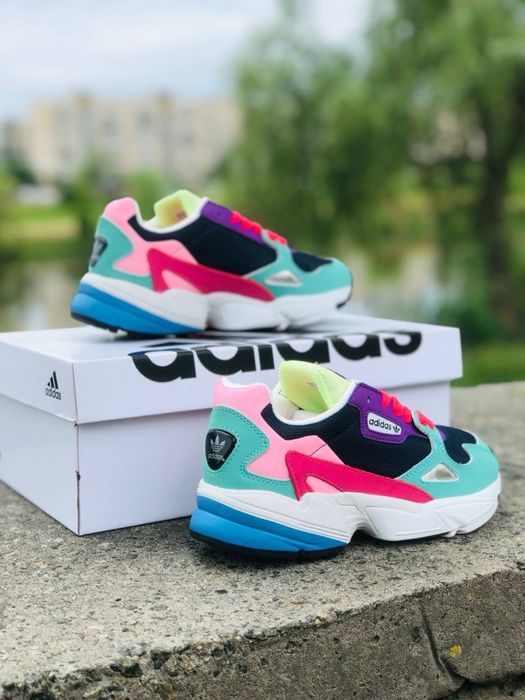 Кроссовки летние Adidas Falcone замш кросовки Адидас фалкон