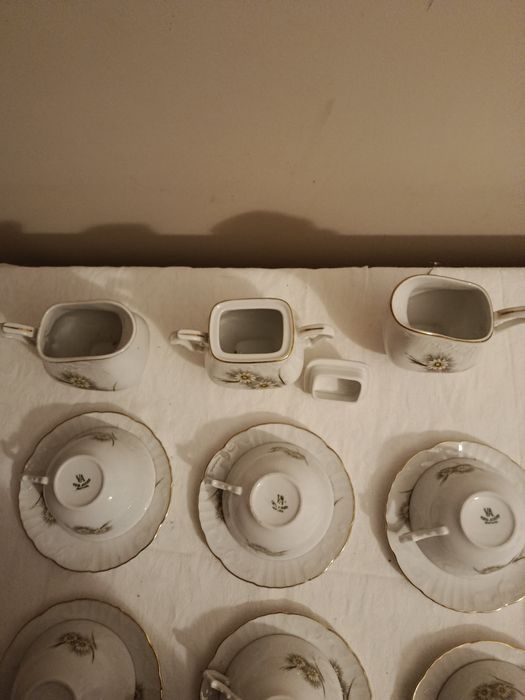 Chavenas de Chá e leiteira porcelana Vista Alegre (1970)