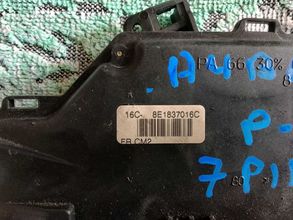 AUDI A4 B6 zamek drzwi prawy przód 8E1.837016C   7pin