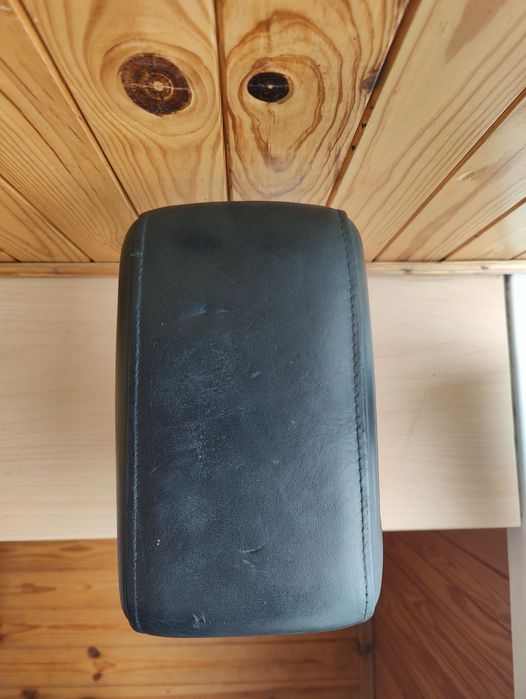 Lexus is 200 Оригинальный подлокотник