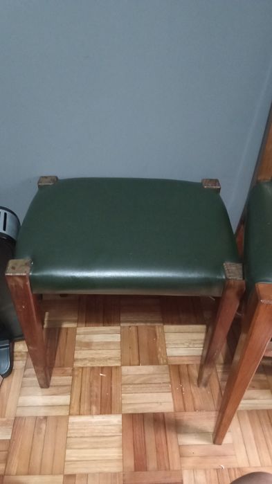 Conjunto cadeira e banco vintage  quarto