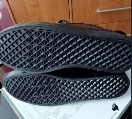 Nowe buty snackersy Pier One wysokie, za kostkę, czarne, 42

Nowe buty