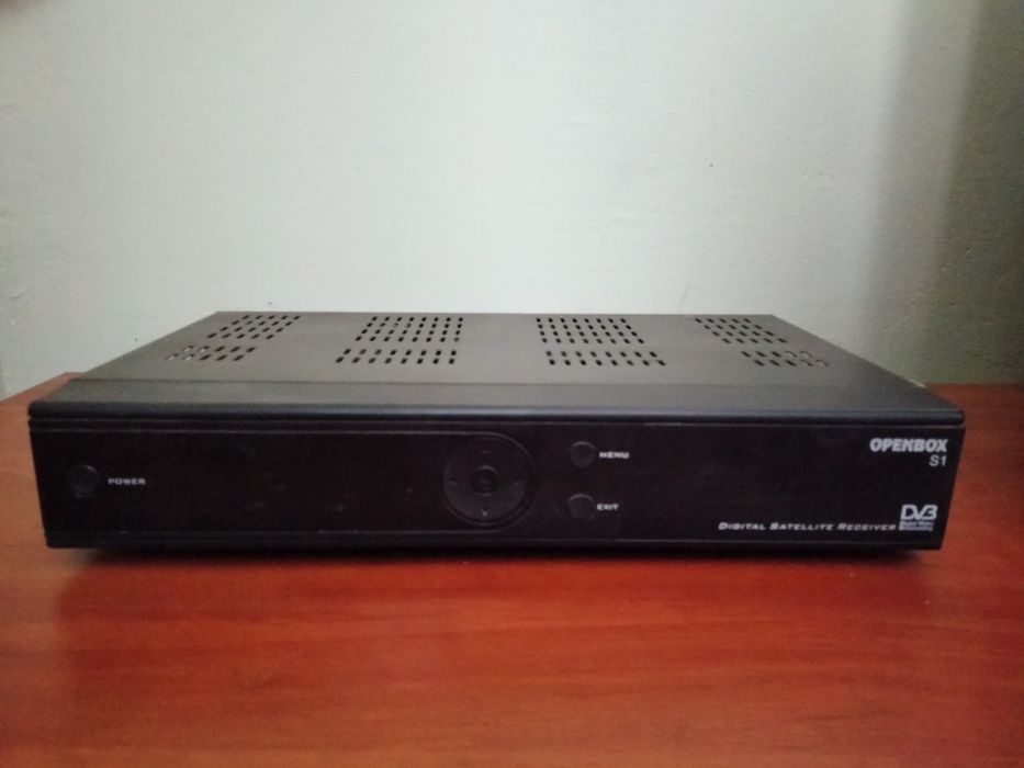 Спутниковая тарелка антенна тюнер