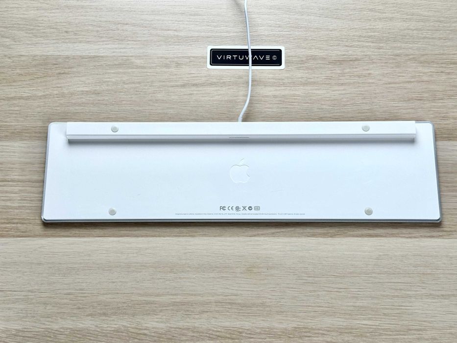 Apple Magic Keyboard A1243 USB – QWERTY – W pełni sprawna