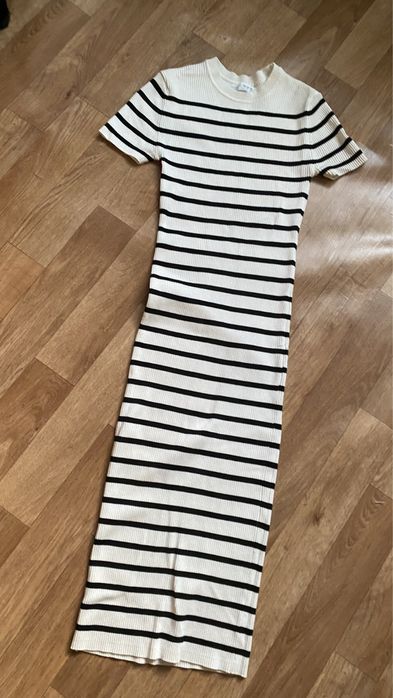 Сукня довга в рубчик приталена