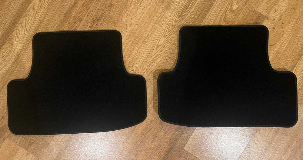 Nowe oryginalne welurowe dywaniki VW T-Roc