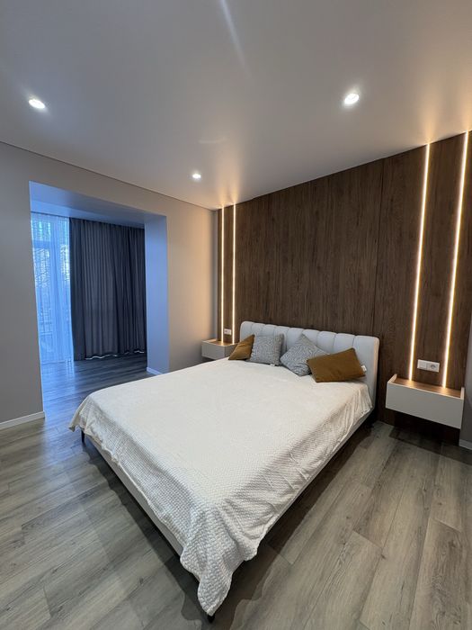 •Продається 2 кімнатна квартира з дизайнерським ремонтом