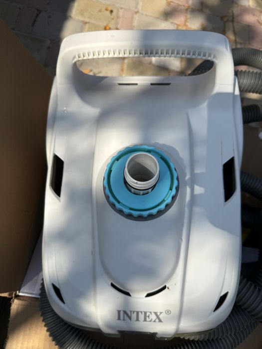 Автоматический робот пылесос Intex 28006 для очистки дна бассейна