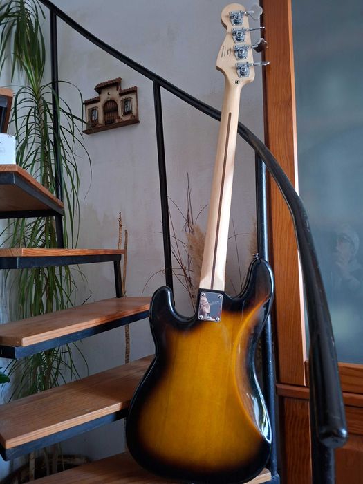 Baixo Squier P Bass Affinity (Indonesia) + Bag Fender