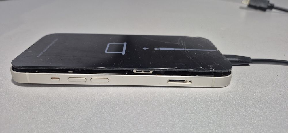 продам Iphone 13