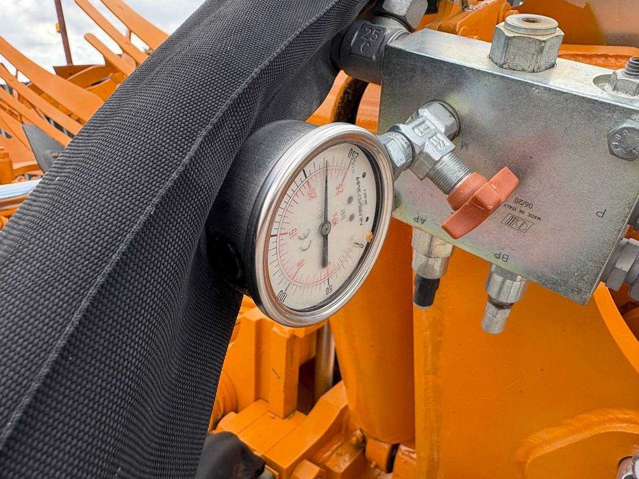 Pług obrotowy Moro Aratri Warrior PNT 5 skibowy