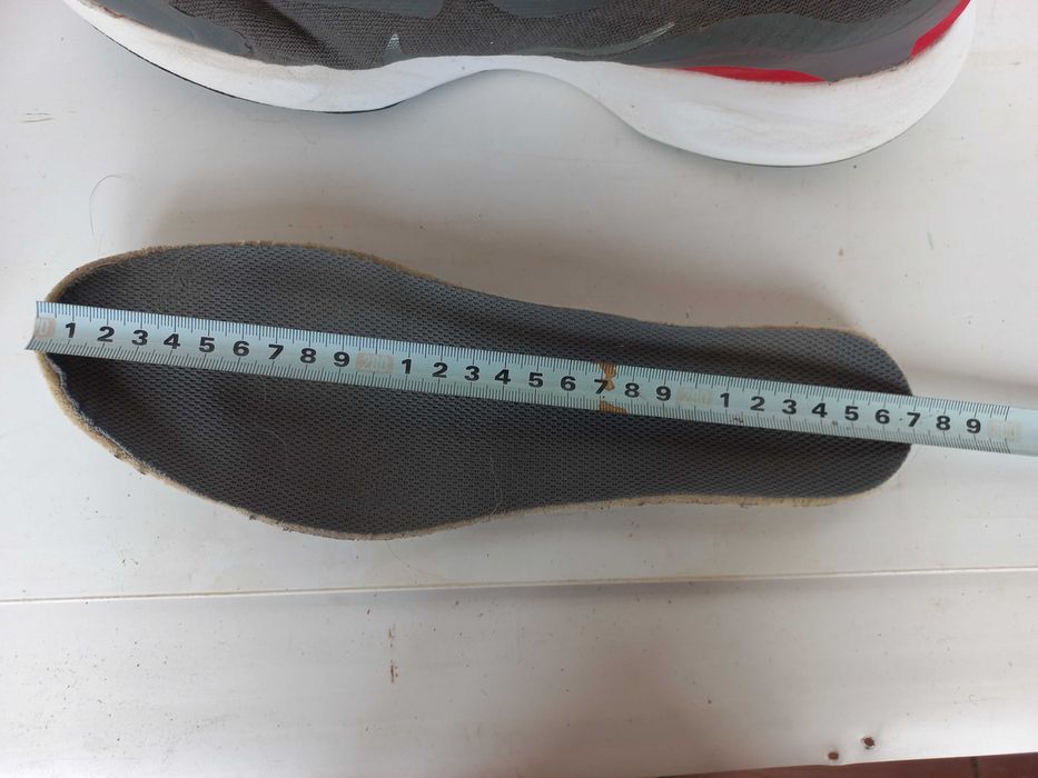 Nike кроссовки оригинал 41-42/26,5