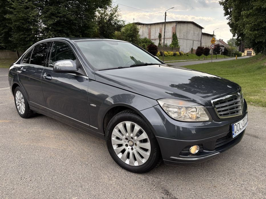 Mercedes-Benz C-klasa, mały przebieg, automat, zadbany