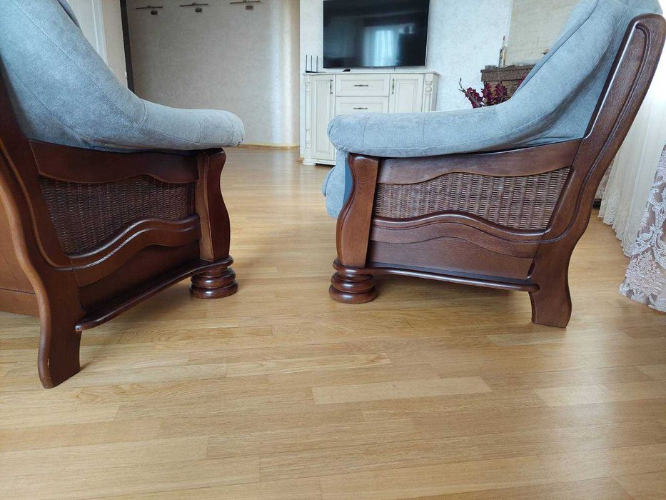 продам 2 дивани в ідеальному стані