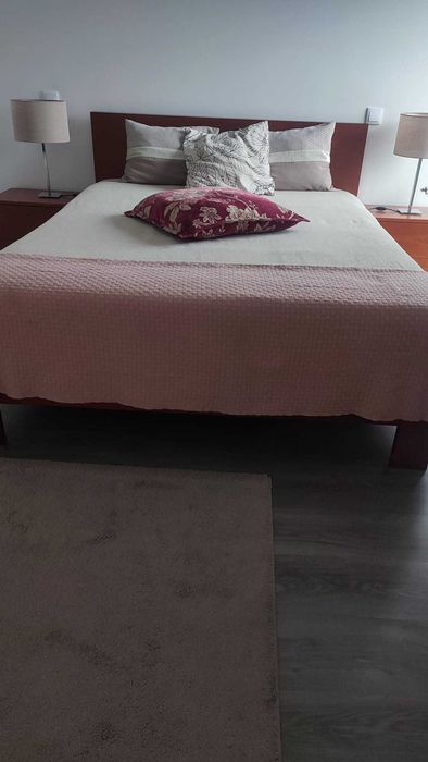 Cama de casal + estrado + colchão