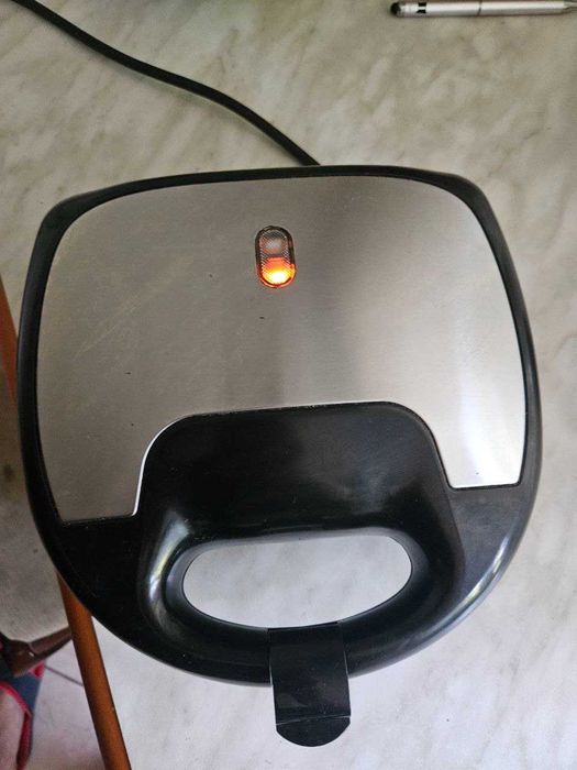 Бутербродниця вафельниця Russell Hobbs