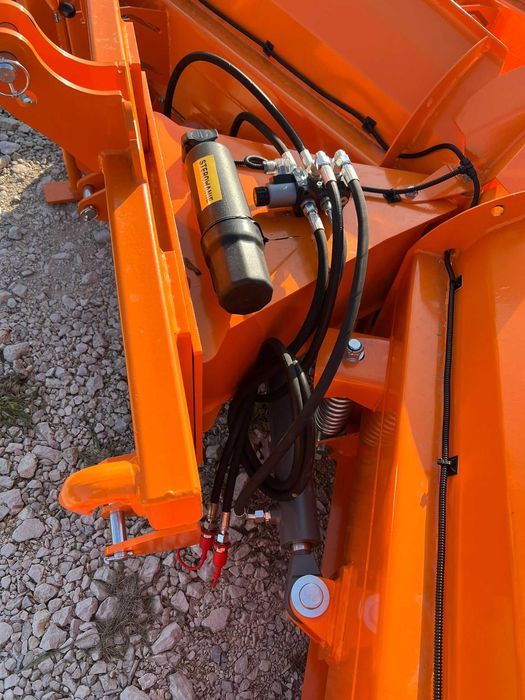 Nowy pług śnieżny VOLANT strzałka euro tuz 2.5-3.2m transport