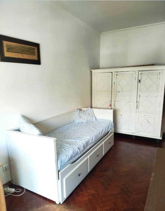 Quarto em Odivelas Próximo da Rotunda da CGD e Metro