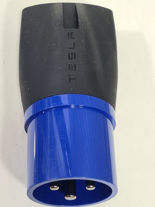 Адаптер зарядного устройства Tesla