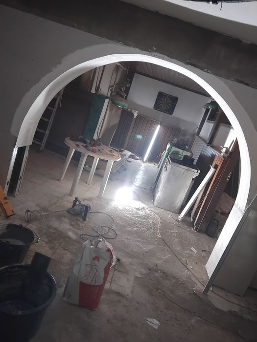 Faço serviços Pladur e pintura