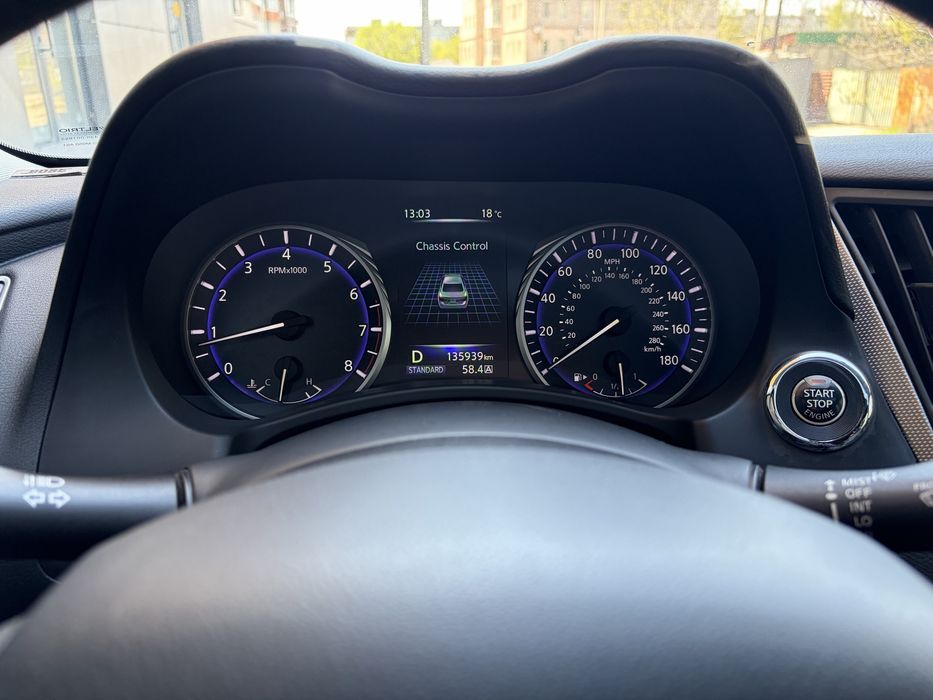 Продаю Infiniti Q50