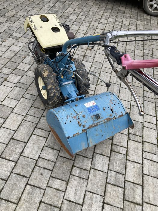 Glebogryzarka RM 1109 samobierzna, nośnik narzedzi, profesionalna