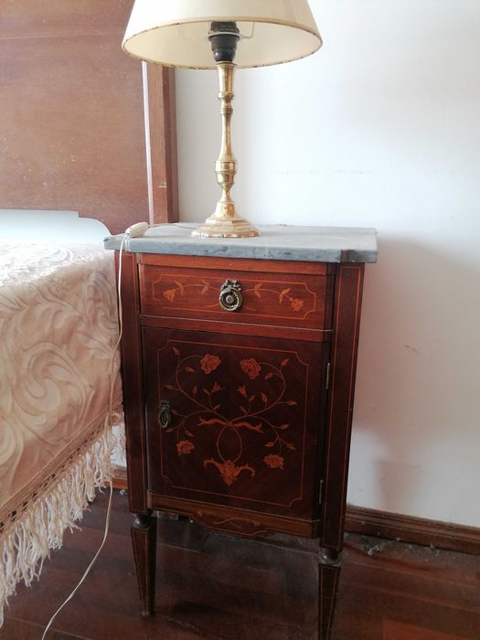 Conjunto de Quarto Antigo de Casal em Madeira