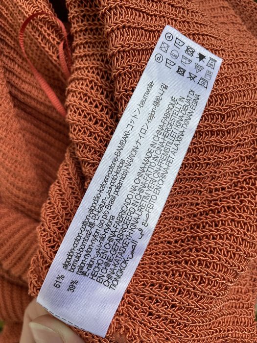 Вʼязаний топ від Zara