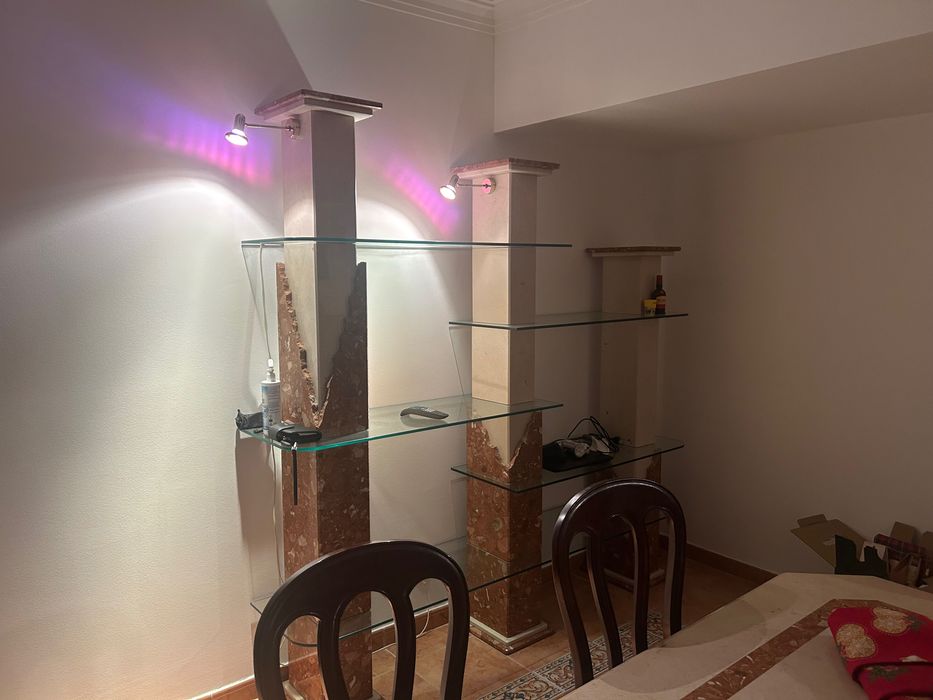 Conjunto mesa de jantar em Mármore