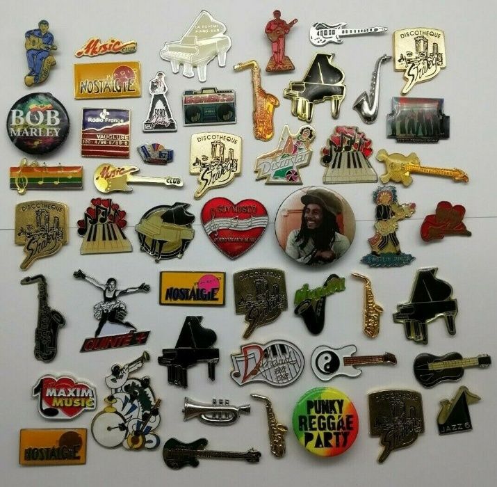Rara Colecção de 49 Pins de Intrumentos Musicais