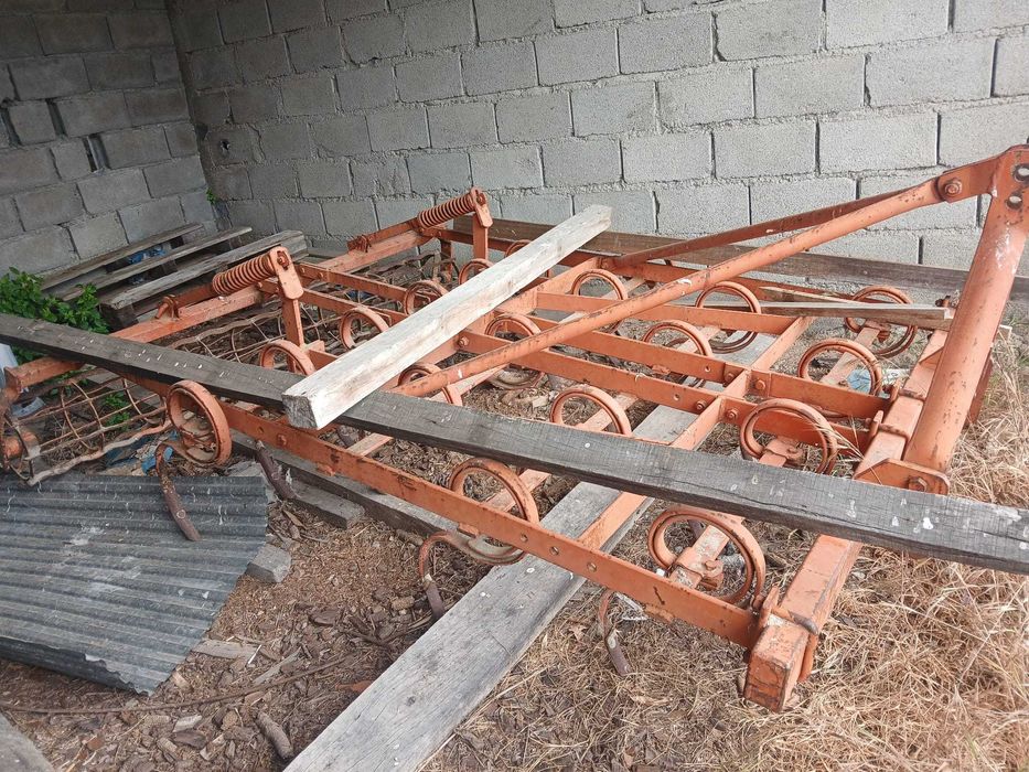 Vibrocultivador com rolo